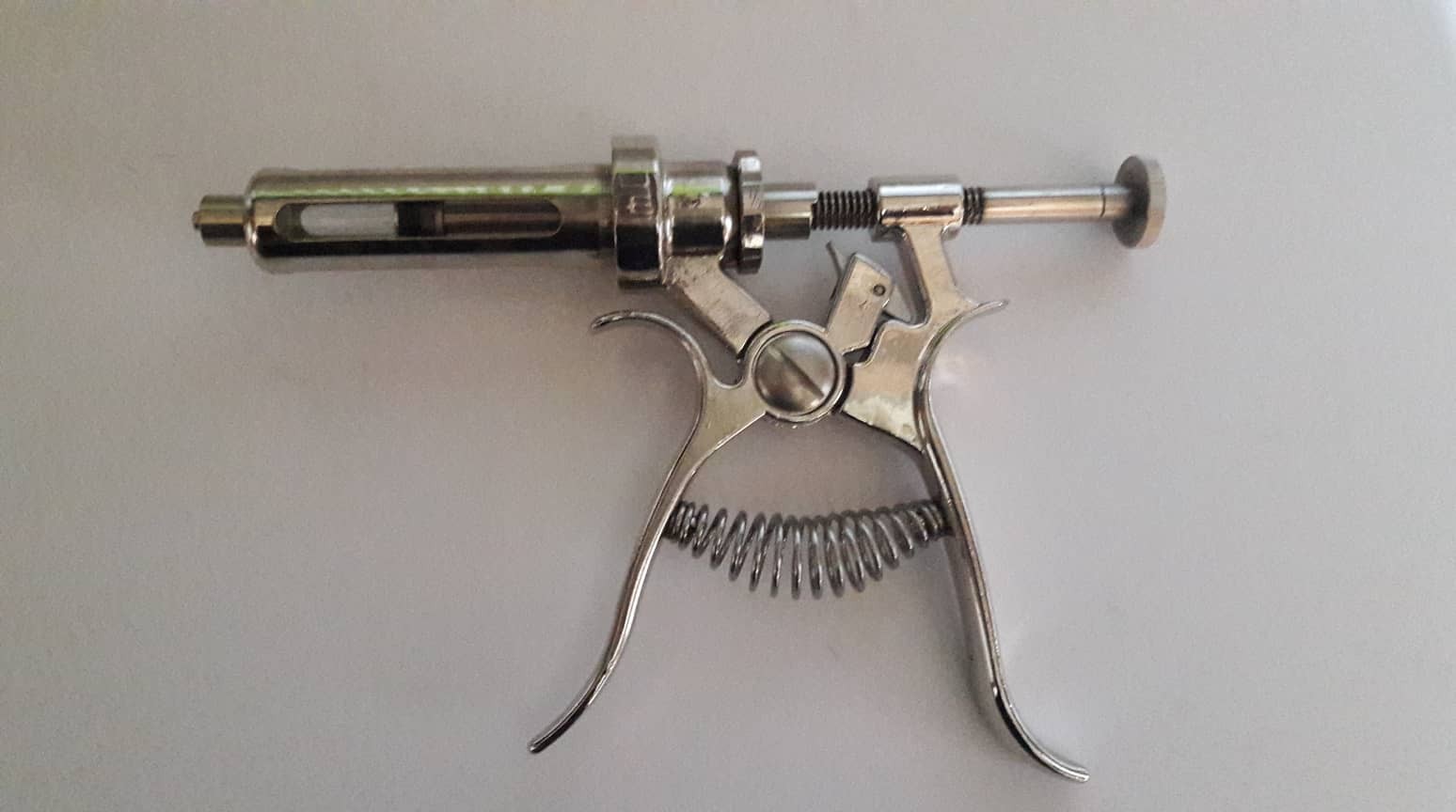 Instrument-de-chirurgie-01